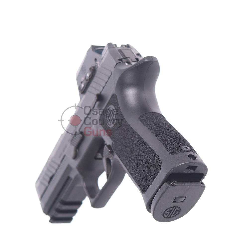 WM18-9-PRO-BLK-RM17-06.jpg