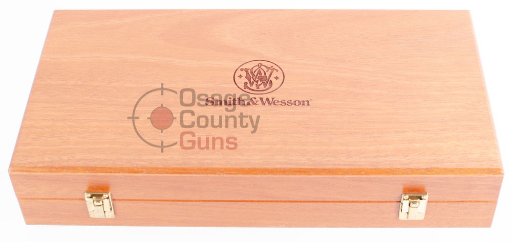S&W - Wood and felt revolver box